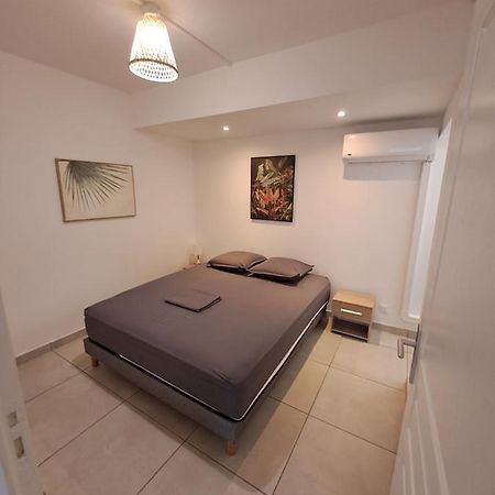 Logement Cosy T2, Centre Ville De Saint-Pierre מראה חיצוני תמונה