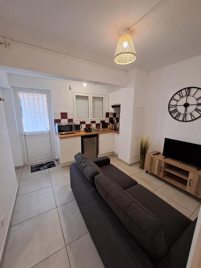 Logement Cosy T2, Centre Ville De Saint-Pierre מראה חיצוני תמונה