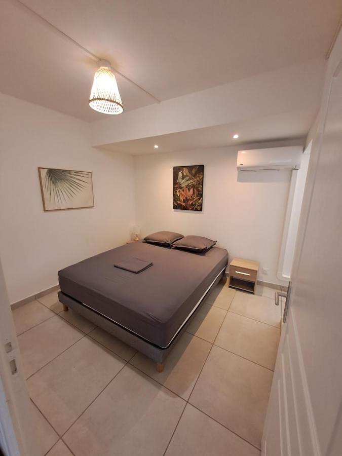 Logement Cosy T2, Centre Ville De Saint-Pierre מראה חיצוני תמונה