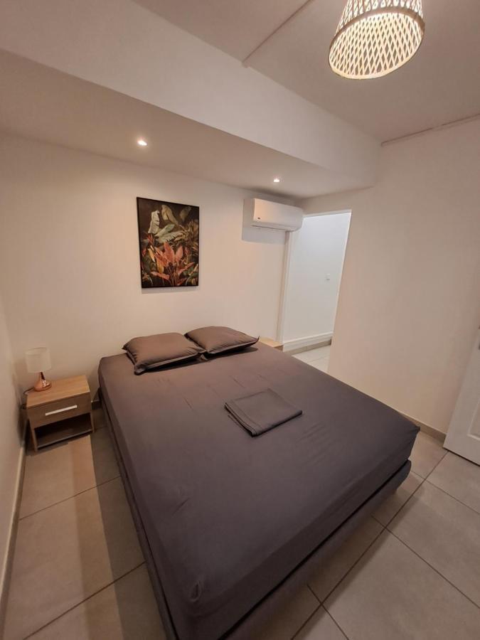 Logement Cosy T2, Centre Ville De Saint-Pierre מראה חיצוני תמונה