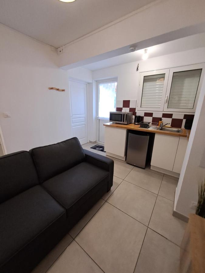 Logement Cosy T2, Centre Ville De Saint-Pierre מראה חיצוני תמונה